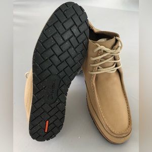 Men’s Cole Haan chukka Boot, Light Tan , size 9